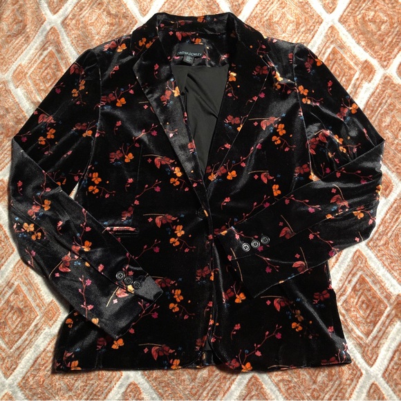 Velvet Floral Blazer - Picture 2 of 12